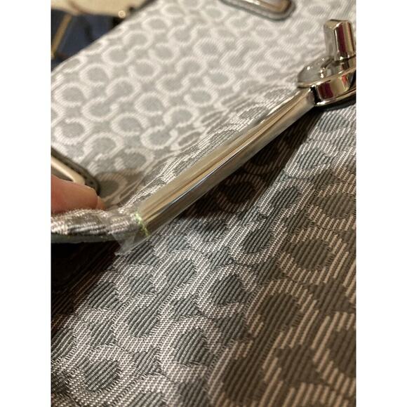 COACH 25215 MEDIUM SIZE GRAY SIGNATURE PRINT CROSSBODY BAG - Picture 14 of 15